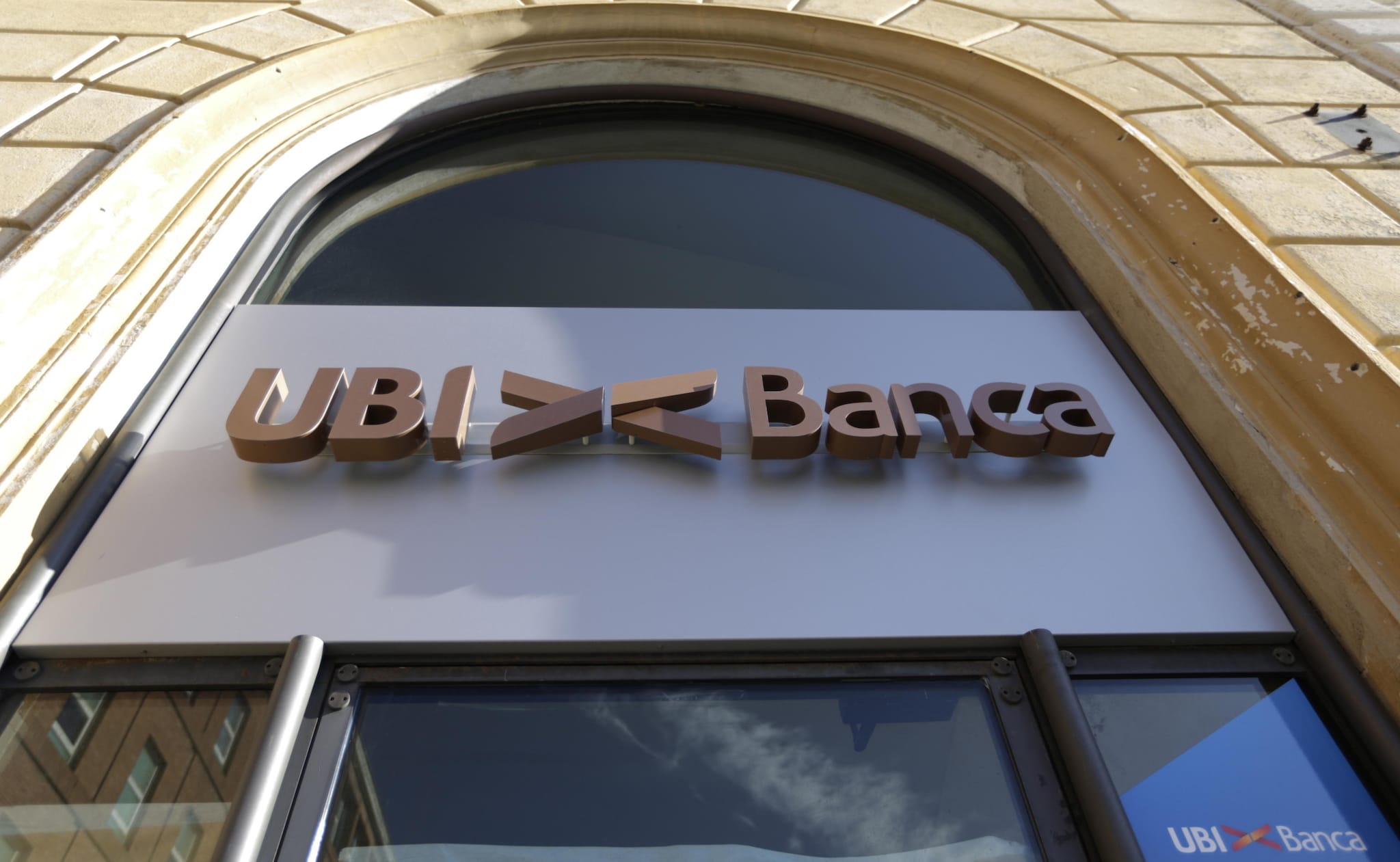 Borsa oggi banca intesa shop